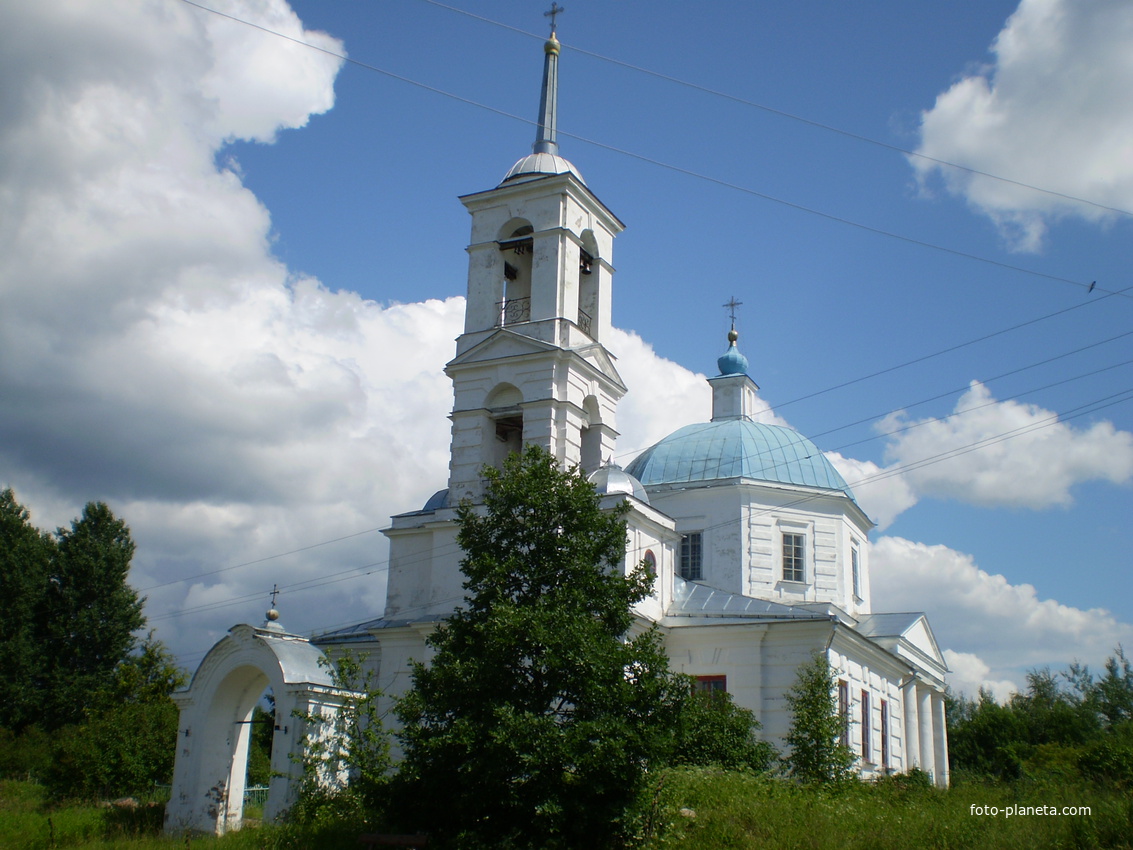 Церковь в деревне Вселуки