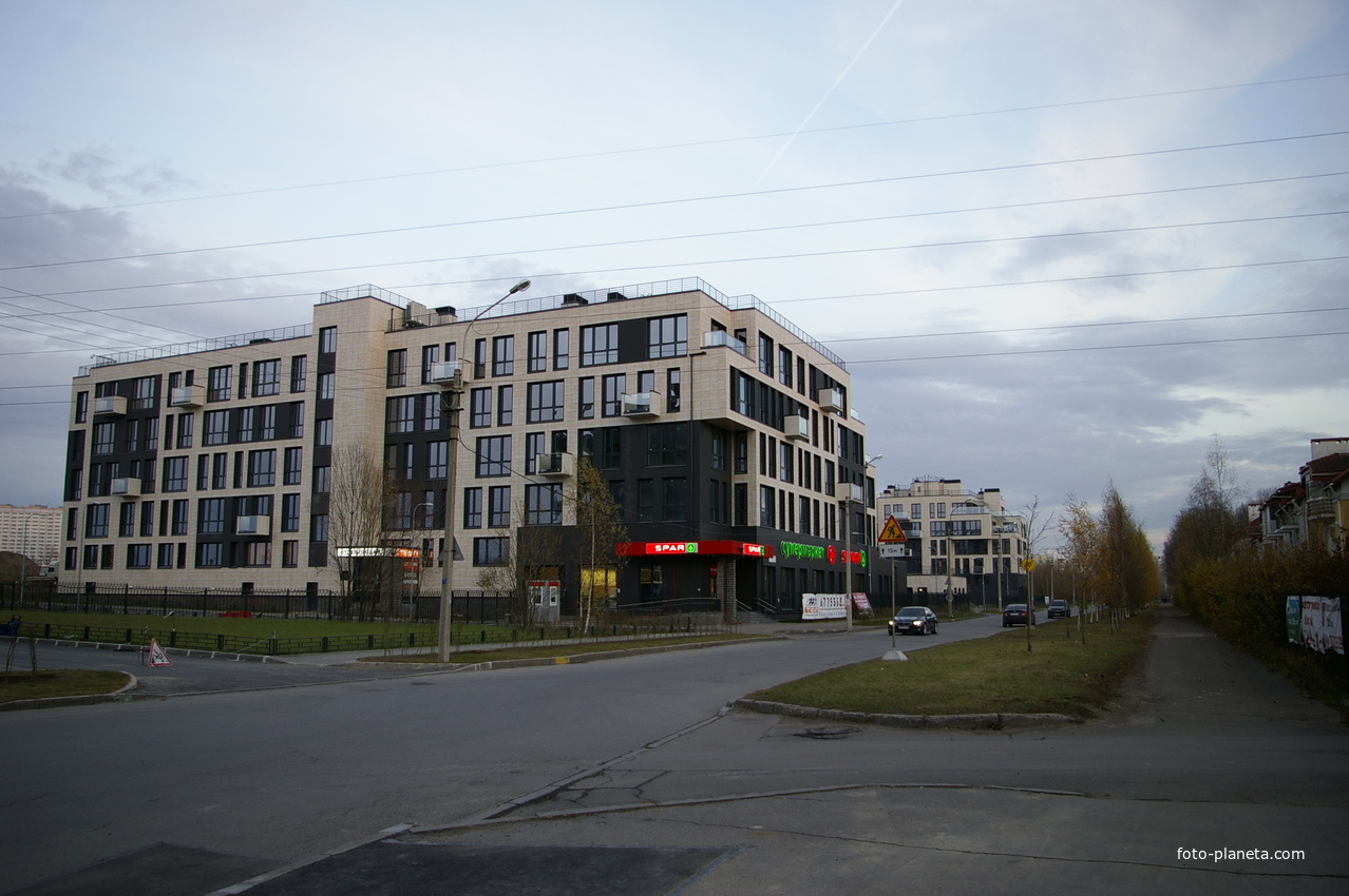 Административное здание на ул.Нижне-Каменской.