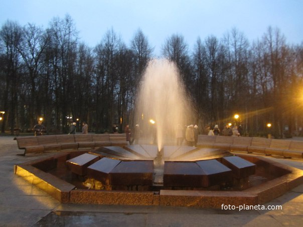Муравьевский фонтан, другой ракурс