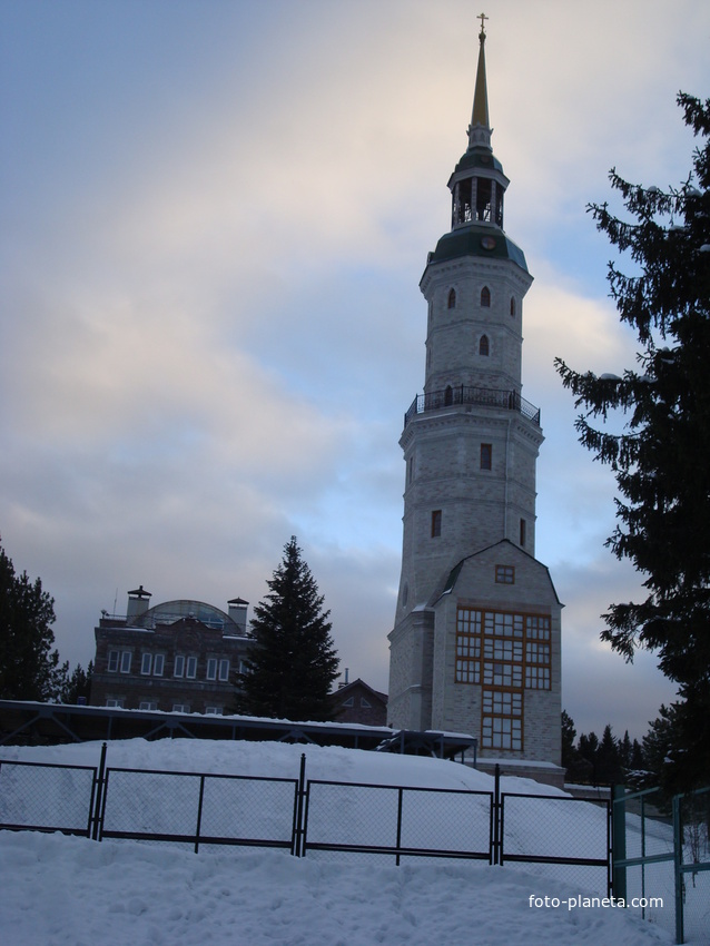 Башня колокольня с часовней И. Златоуста