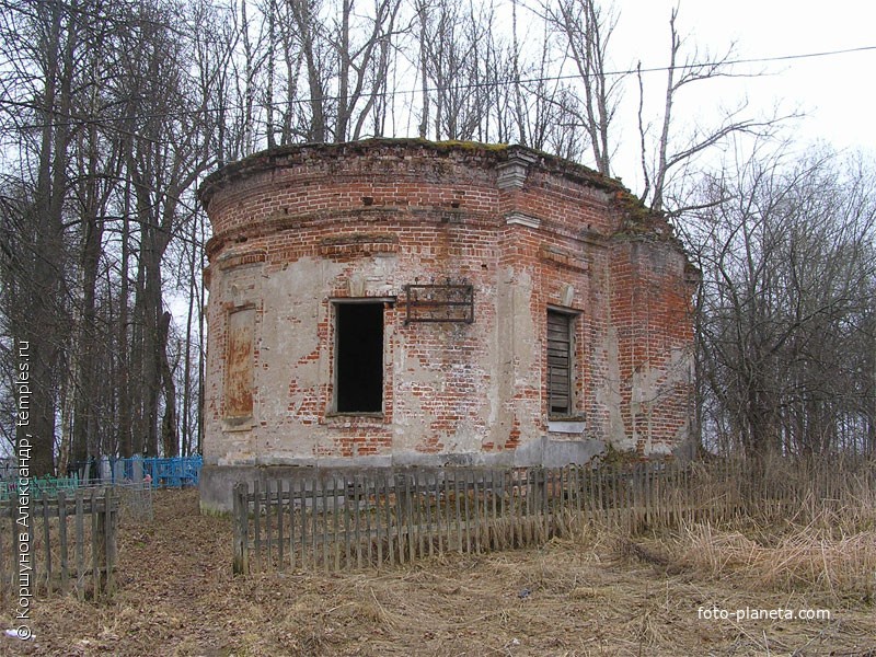 Сохранившийся алтарь Благовещенской  церкови в д.Григорково