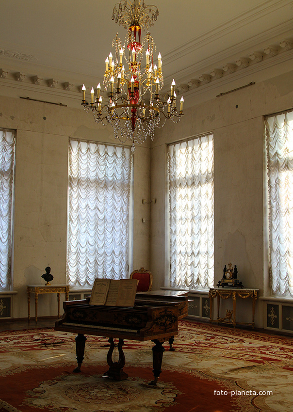 Угловая гостиная в Александровском дворце