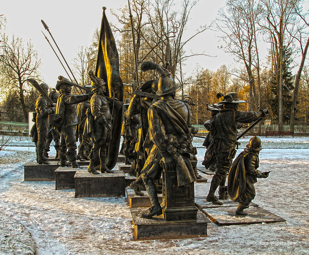 Скульптурная группа "Ночной дозор"