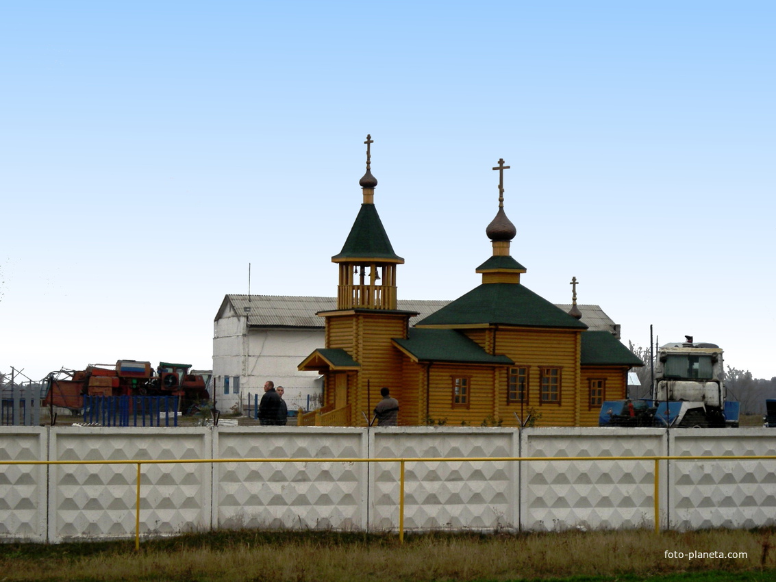 Храм в честь Собора всех святых в земле Российской просиявших