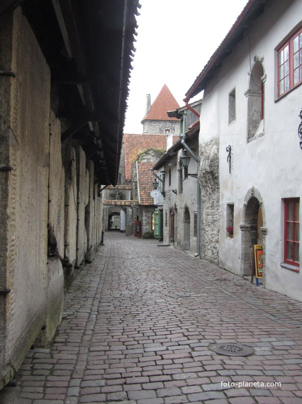 Переулок Катарины, фасады жилых домов XV – XVII веков.