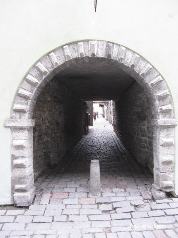 Переулок Катарины соединяет улицы Vene и Müürivahe