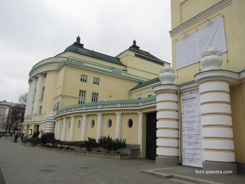 Teatri väljak, Таллинн