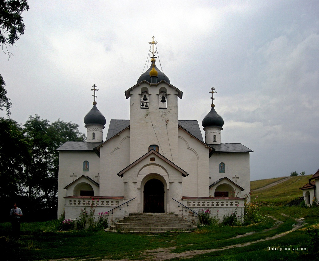 Введенский храм в селе Сухарево
