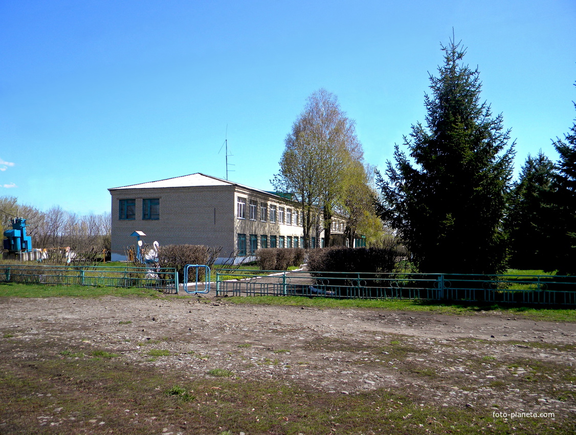 Школа села  Сухо Солотино