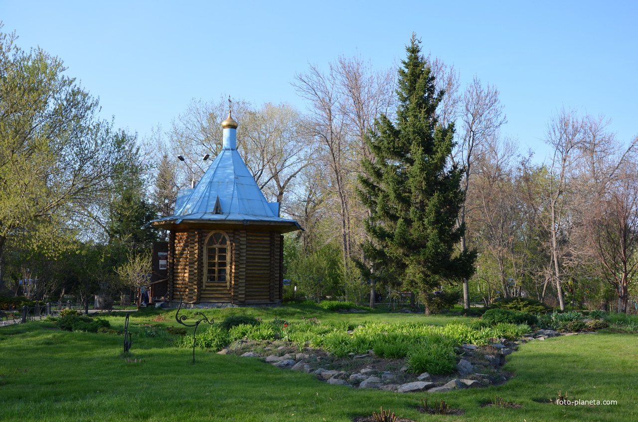 Часовенка в парке Жастар (Кирова)