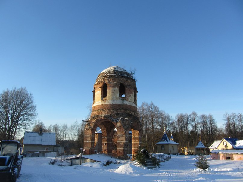 Феофилова Пустынь (Николаево). Церковь Успения Пресвятой Богородицы.