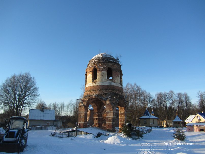 Феофилова Пустынь (Николаево). Церковь Успения Пресвятой Богородицы.