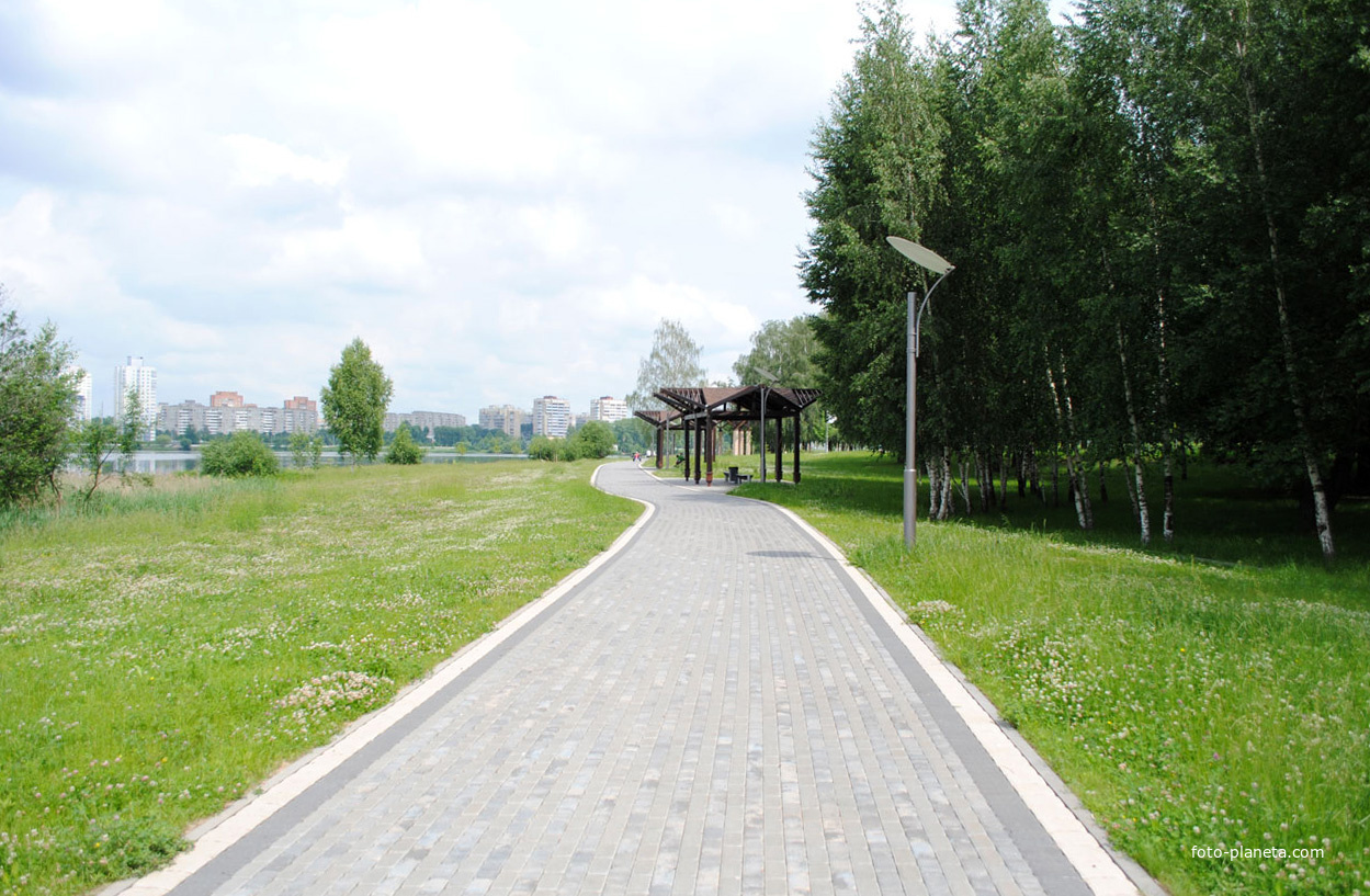 Аллеи парка 900-летия г. Минска