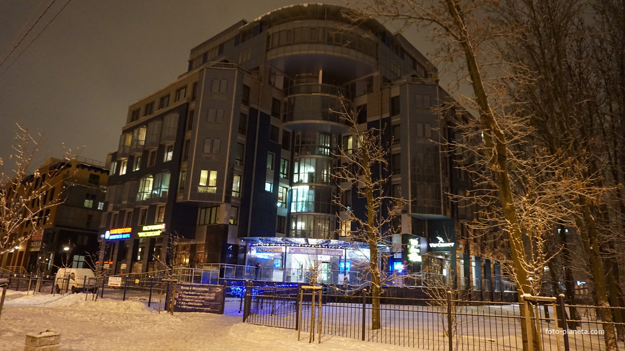 На Морском проспекте.