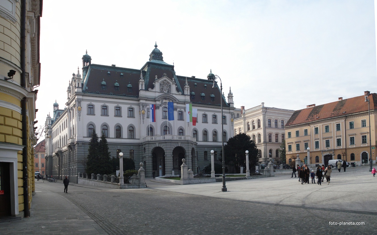 Любляна, одна из площадей столицы