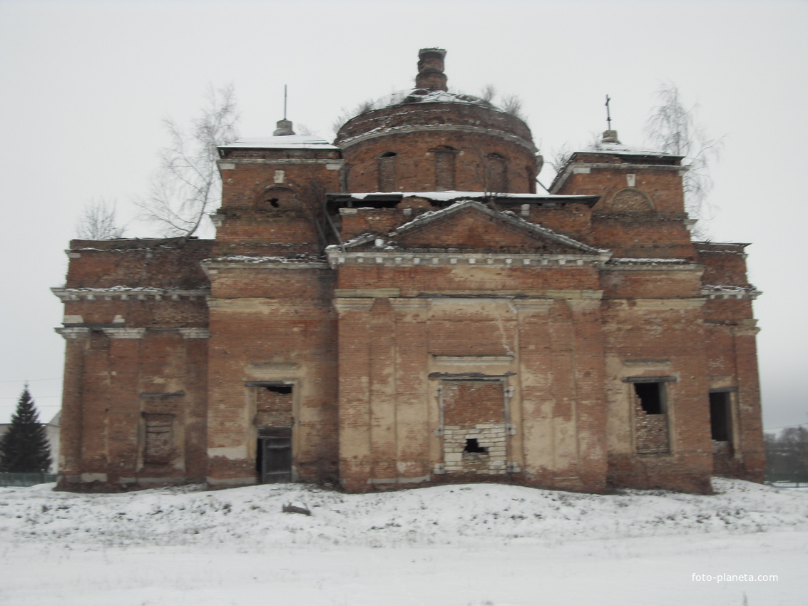 Алексеевка. Старая церковь Петра, Алексея и Ионы построенная в 1828