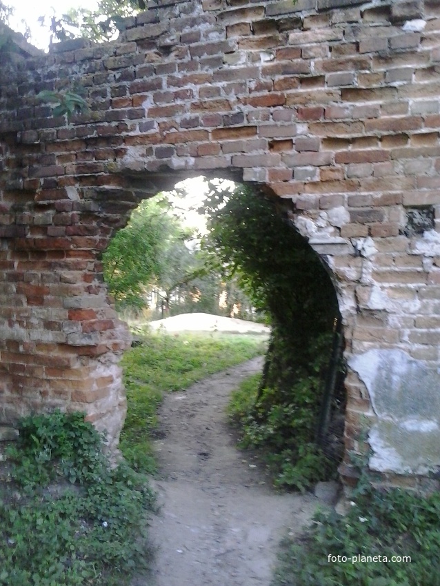 костел у с. Великі Дедеркали (липень 2014)