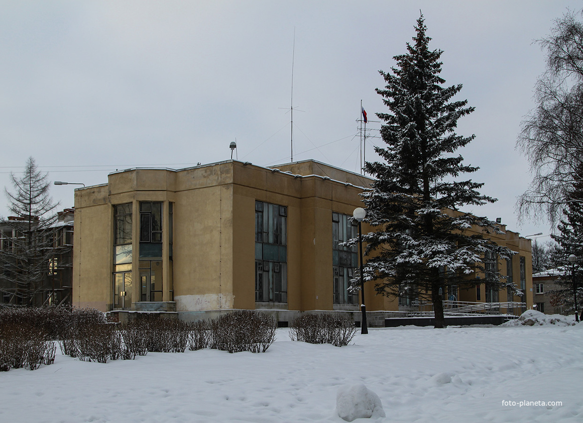 Здание администрации Павловска