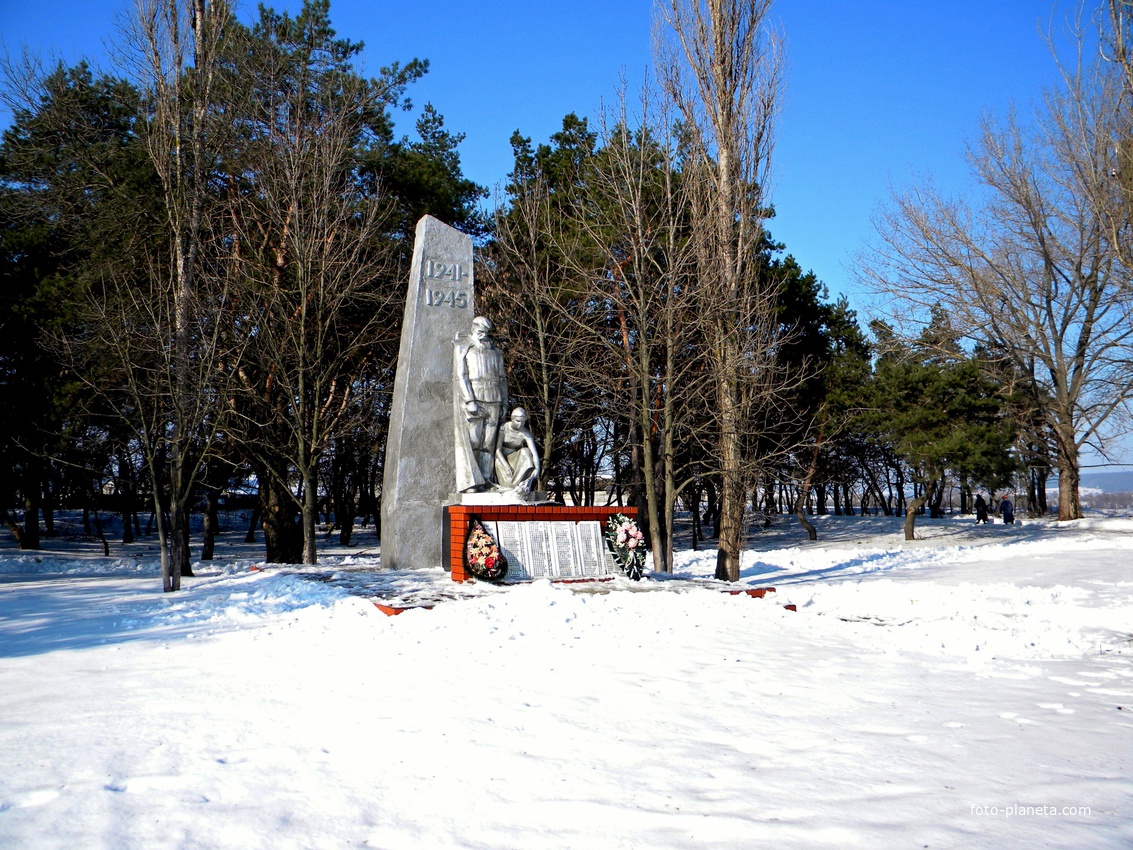 Памятник Воинской Славы в селе Серетино