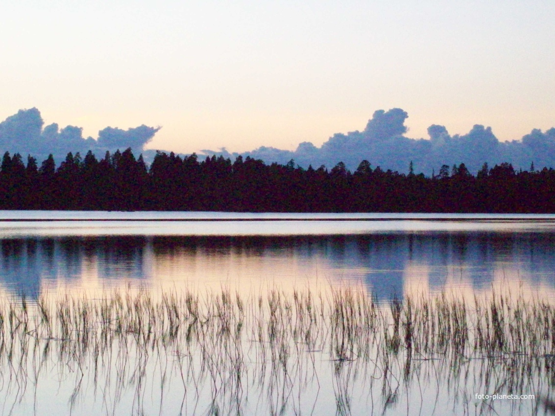 вечерняя зорька у поселка Олений на озере Педармилампи