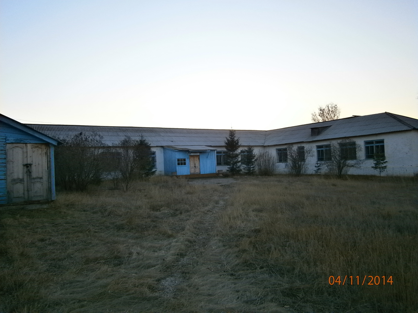 Здание школы (ныне закрыта)