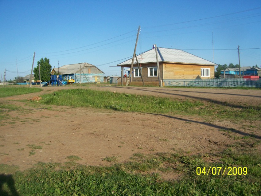Деревня Куватка. Дом культуры и здание сельской администрации