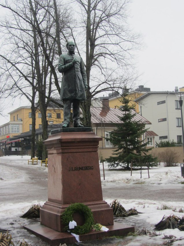 Памятник  Людвигу Рунебергу