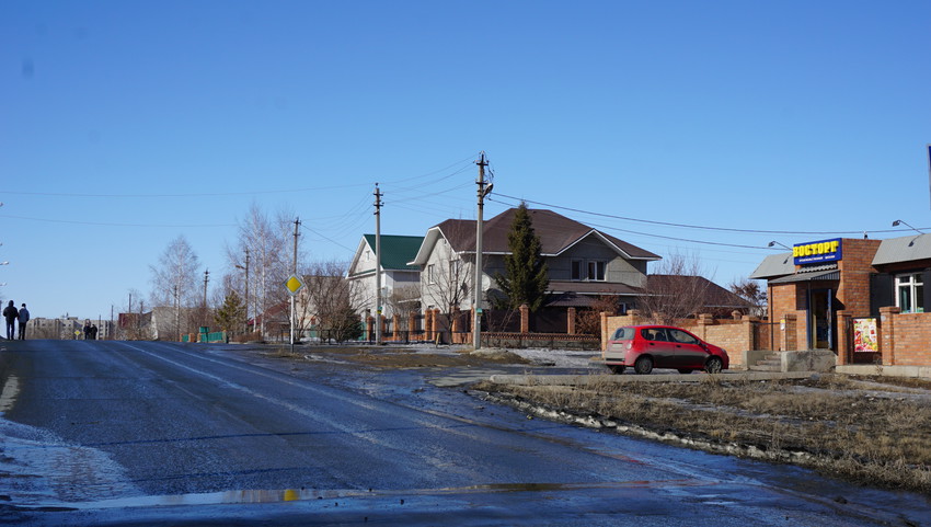 На улице Ялтинской.