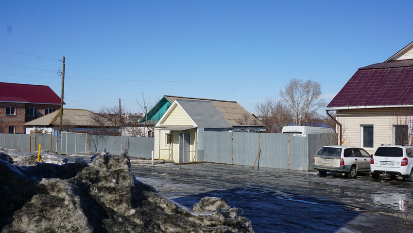 На Новотроицком шоссе.