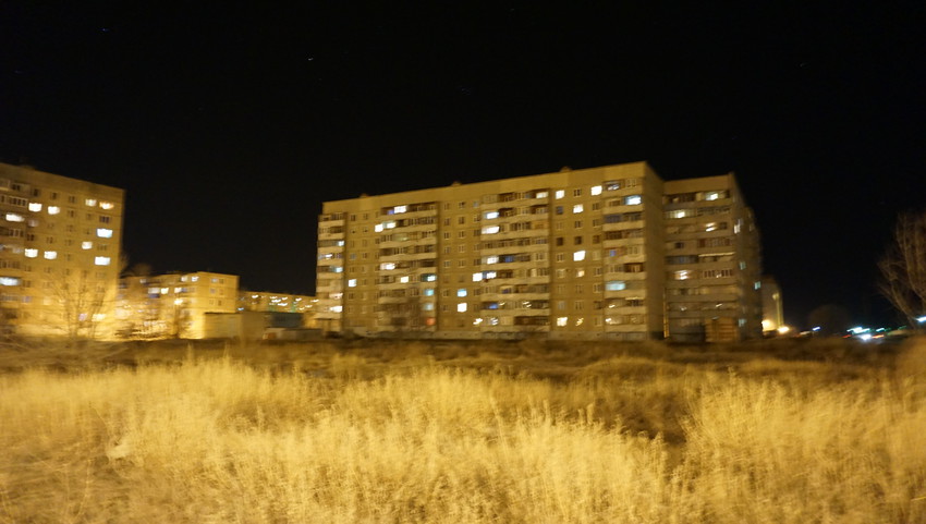 На проспекте Ленина жилые дома.