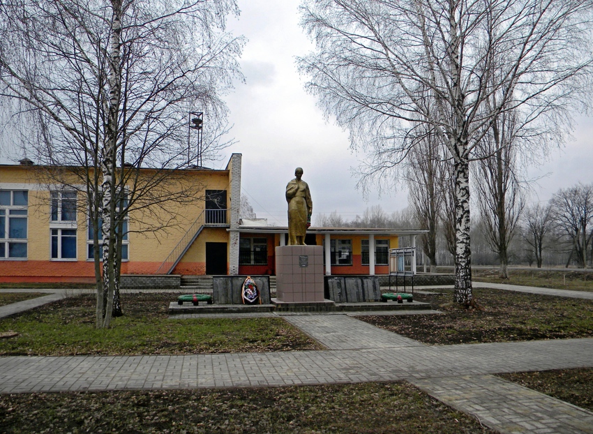 Памятник воинам-землякам