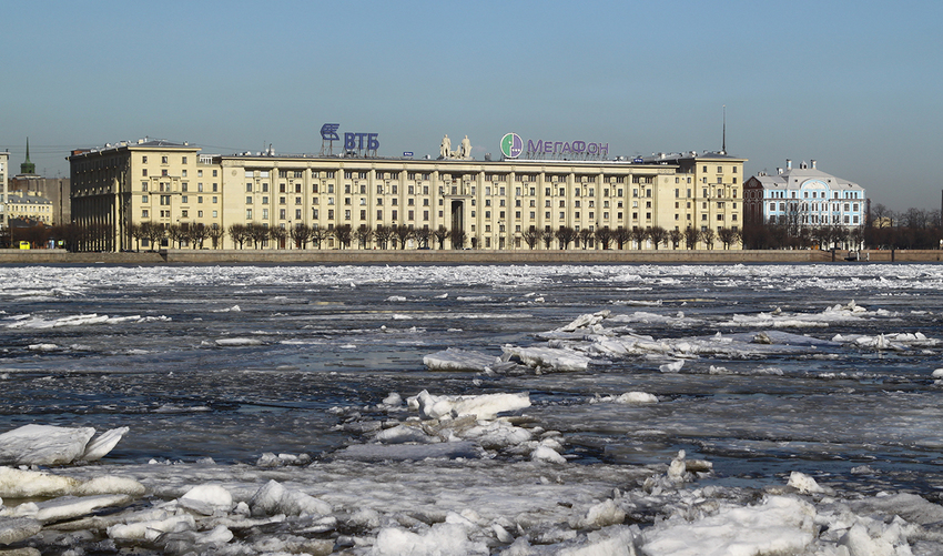 Петровская набережная