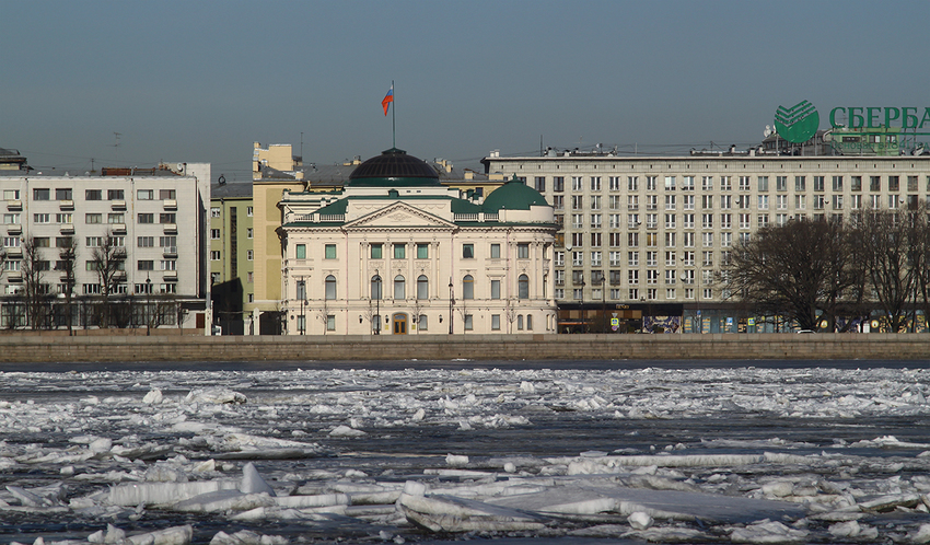 Петровская набережная