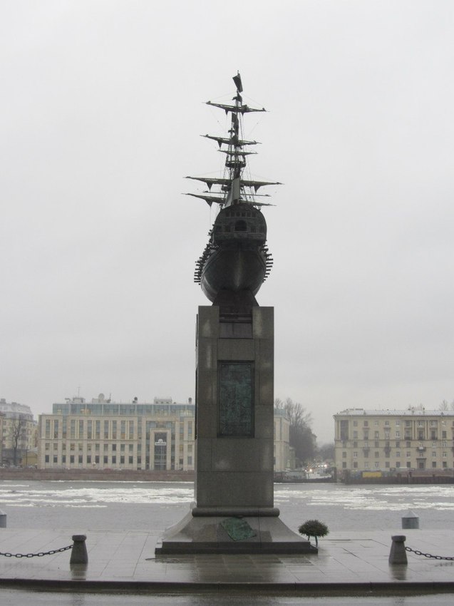 памятник кораблю «Полтава», другой ракурс