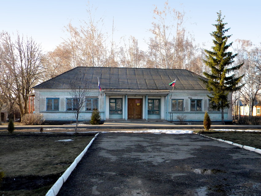 Здание администрации в селе Цепляево