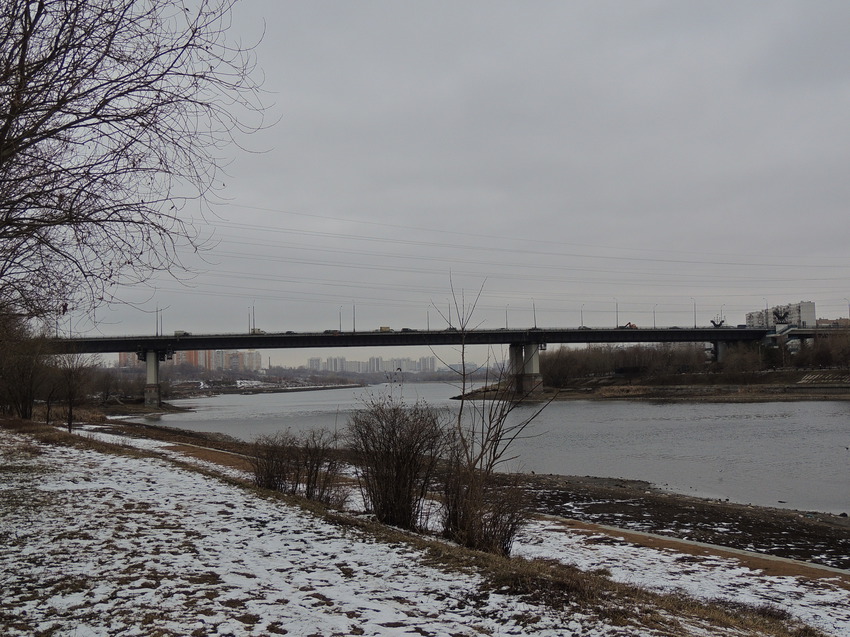 Москва река, Братеевский мост