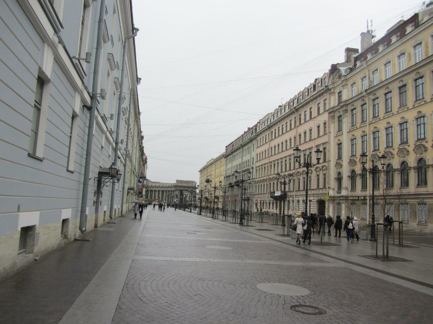 Малая Конюшенная-пешеходная улица