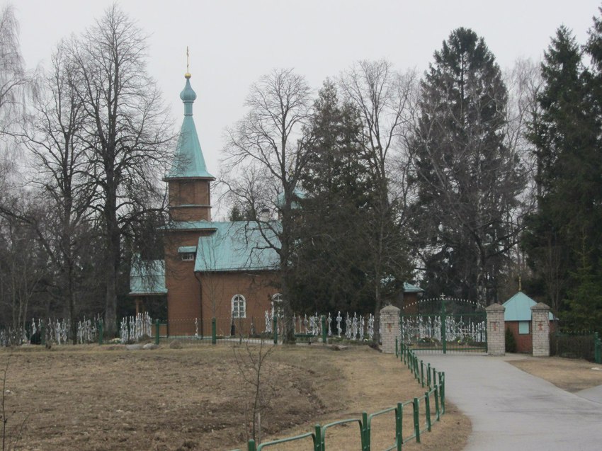 Куремяэ. Церковь на монастырском кладбище