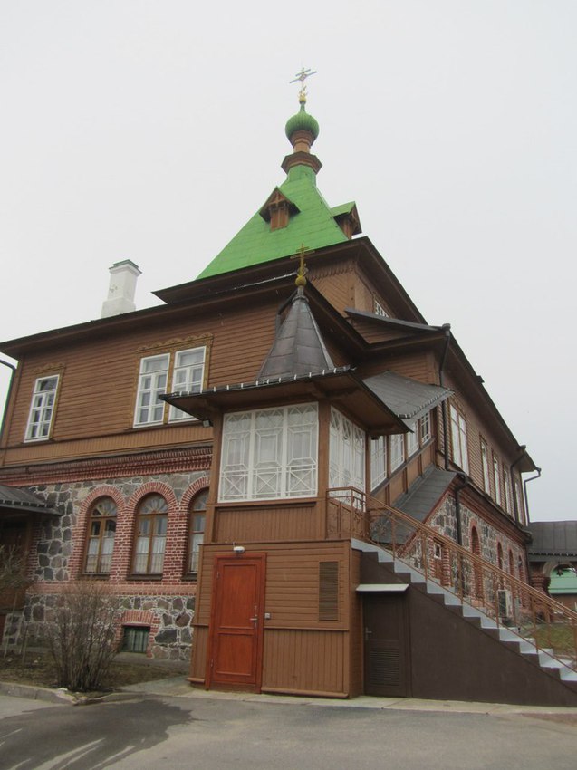 Куремяэ, на территории Успенского Пюхтицкого женского монастыря.