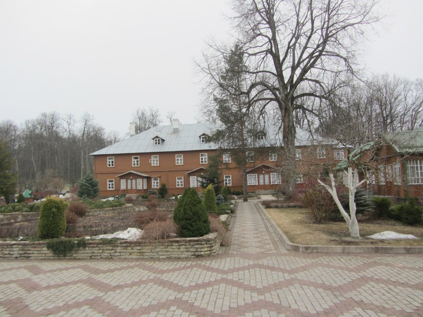 Успенский Пюхтицкий женский монастырь.