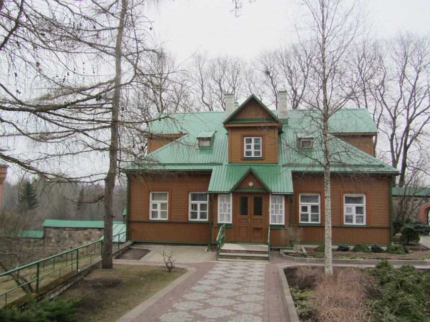 Успенский Пюхтицкий женский монастырь.