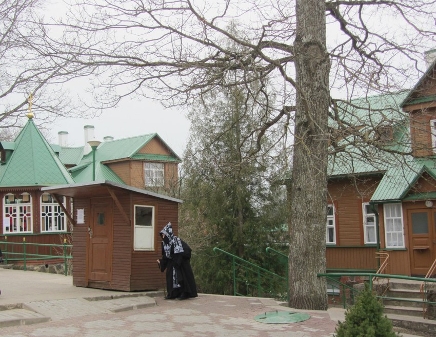 Успенский Пюхтицкий женский монастырь.