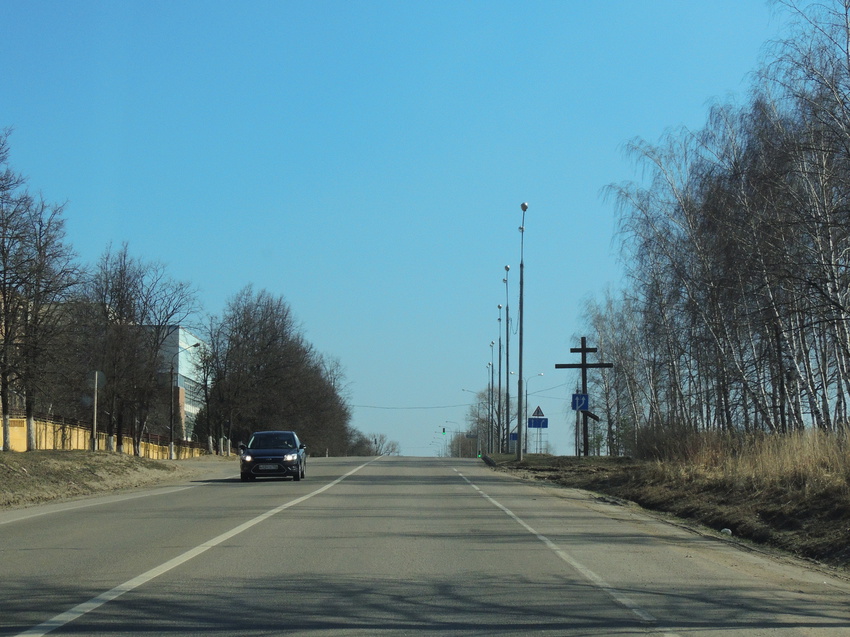 Улица Академика Белова, Поклонный Крест