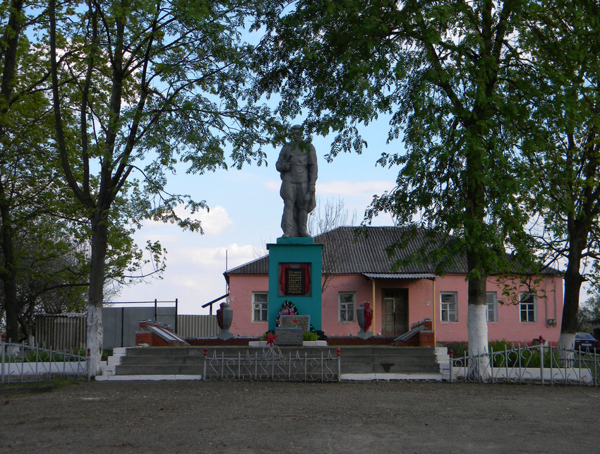 Памятник Воинской Славы в селе  Глотово