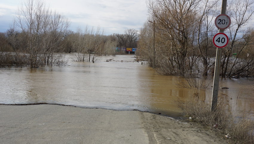 Верхний мост через Урал.