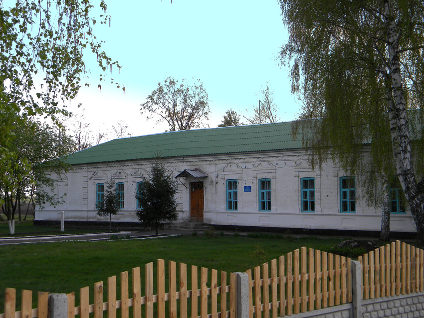 Школа села  Новостроевка-Первая