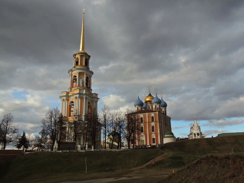 Успенский летний кафедральный собор