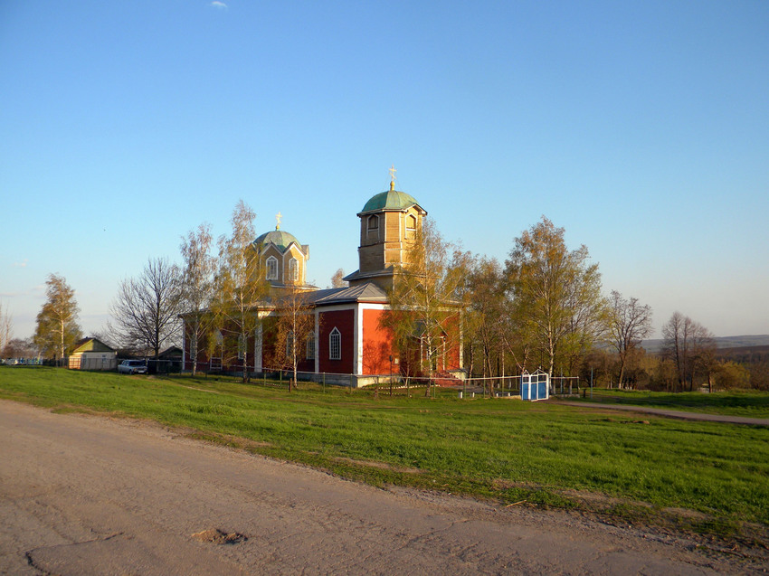 Покровский храм в селе Тростенец