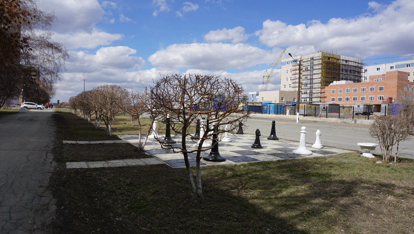 На улице Ялтинской.