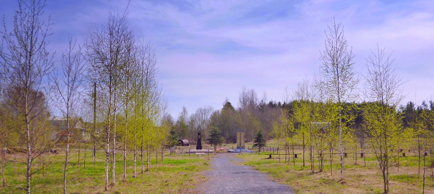 Памятник над могилой солдат ВОВ